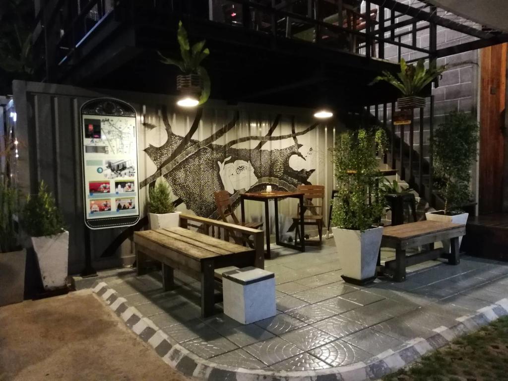 White Monkey Guesthouse Phetchaburi Exterior photo