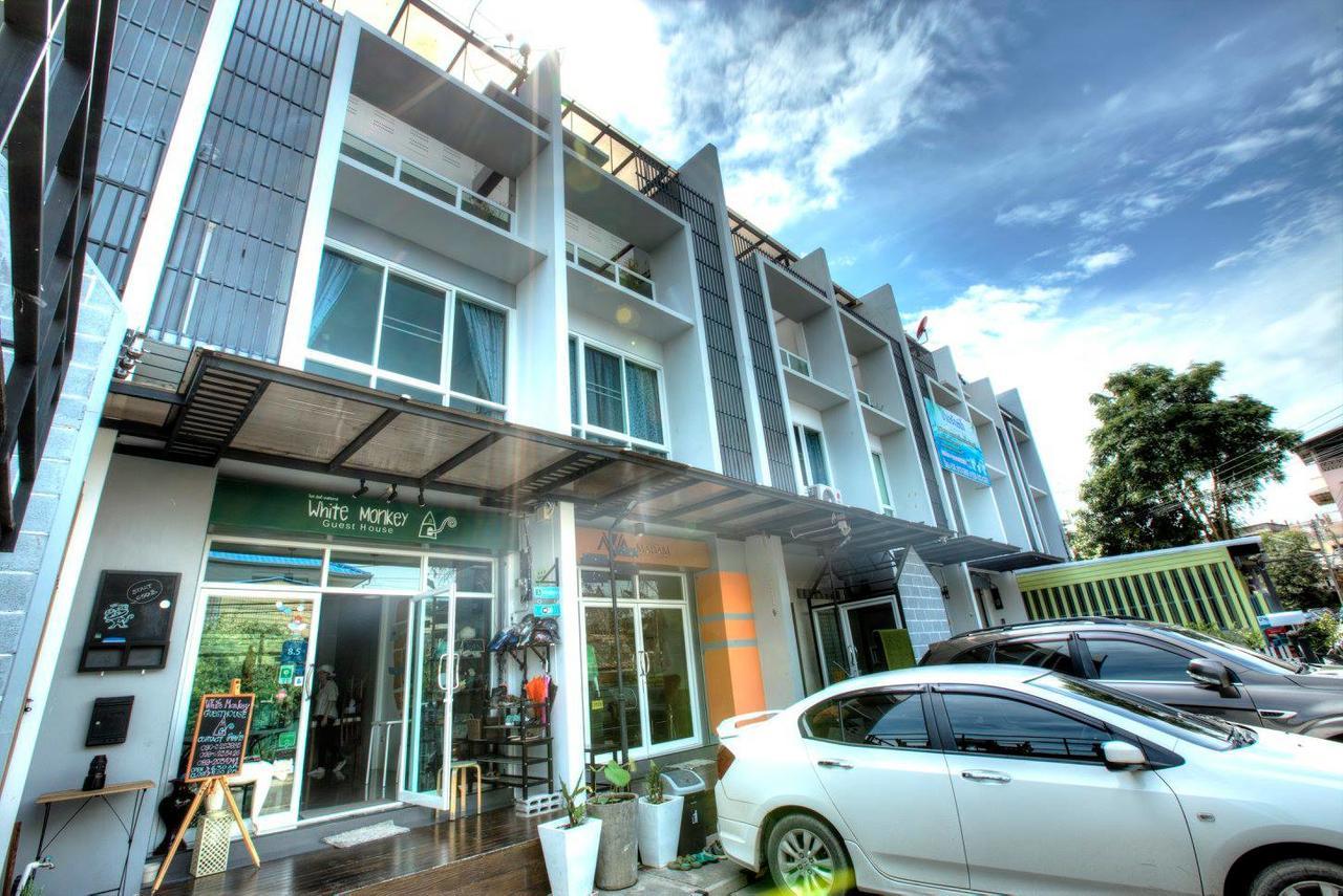 White Monkey Guesthouse Phetchaburi Exterior photo